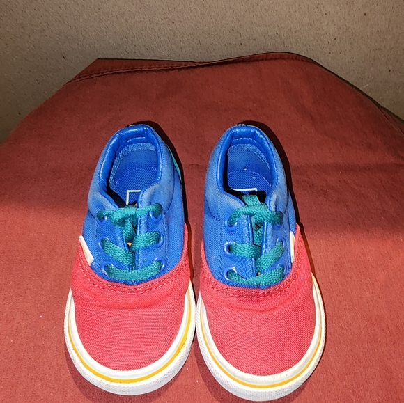 VANS - Picture 4 of 6